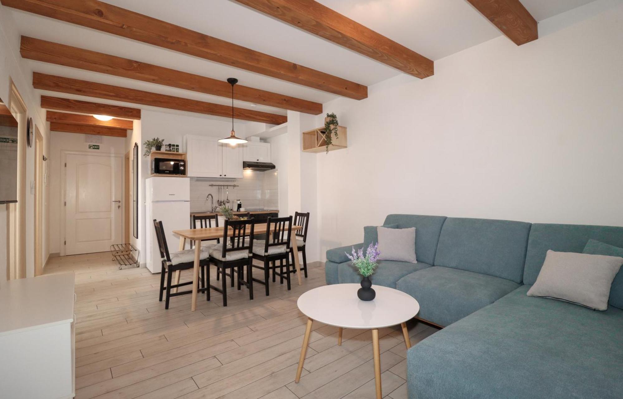 Apartma Laura *