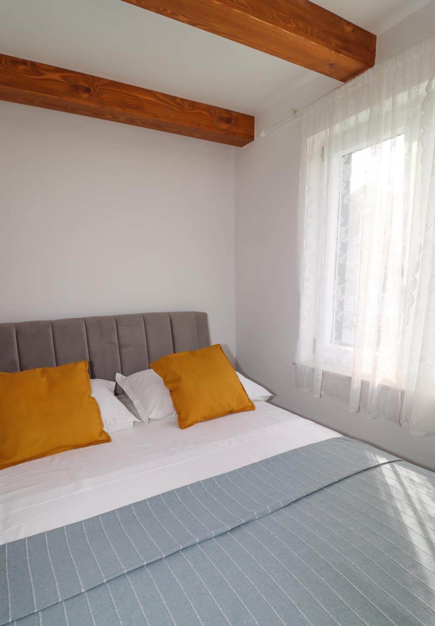 Apartma Laura
