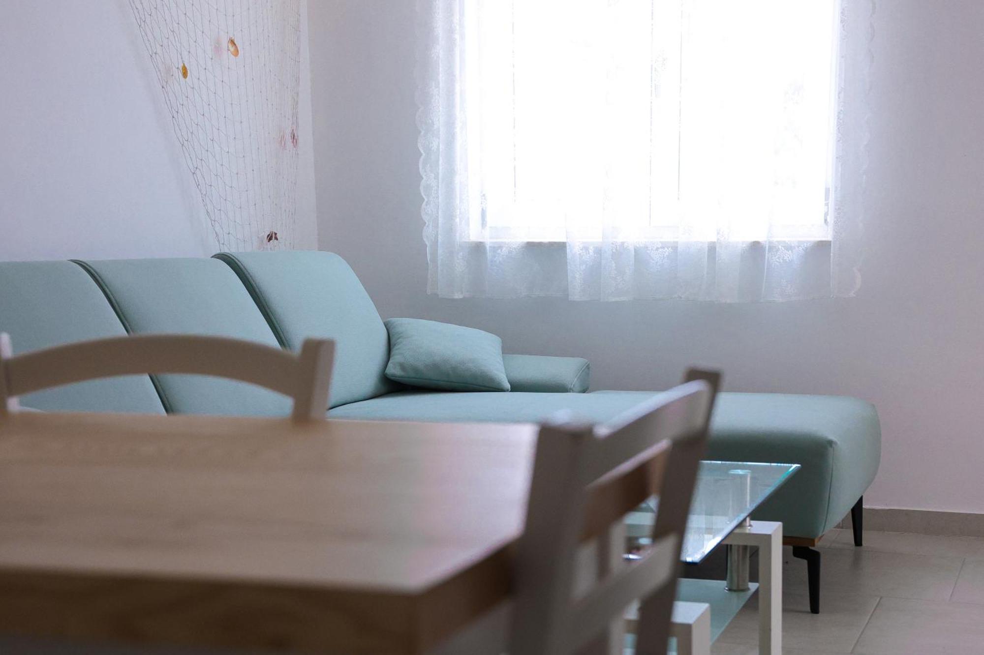 Apartma Laura *